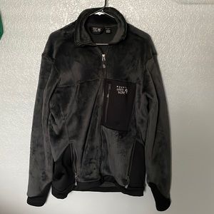 Men’s fleece Mountain Hardwear large Jacket.